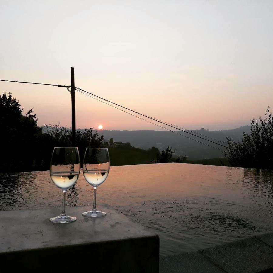 Cascina Roella Guest House Monforte D'Alba Ngoại thất bức ảnh